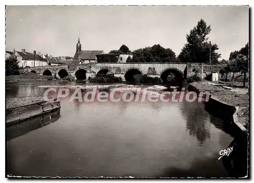 Cartes postales moderne Pont de Gennes Sarthe Le vieux Pont sur l'Huisne