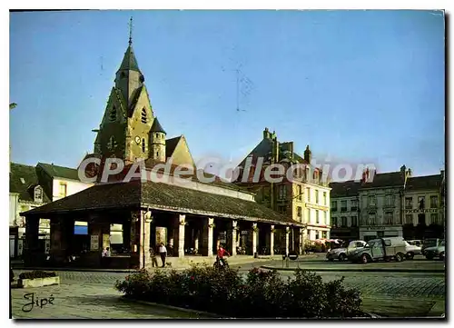 Cartes postales moderne Mamers Place Carnot les Vieilles Halles et l'eglise Saint Nicolas