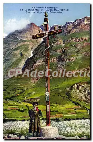 Ansichtskarte AK La Savoie Pittoresque a Bessans en Haute Maurienne Croix de Mission et Bessanaise