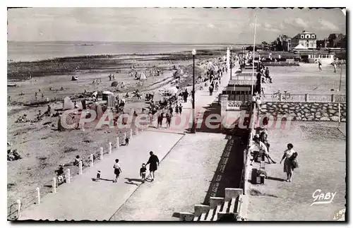 Ansichtskarte AK Luc sur Mer Calvados La Promenade de la Digue et la Plage