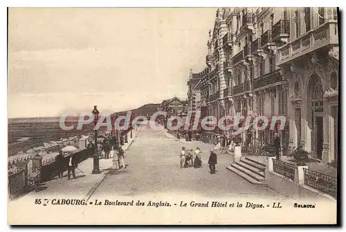 Cartes postales Cabourg Le Boulevard des Anglais Le Grand Hotel et la Digue