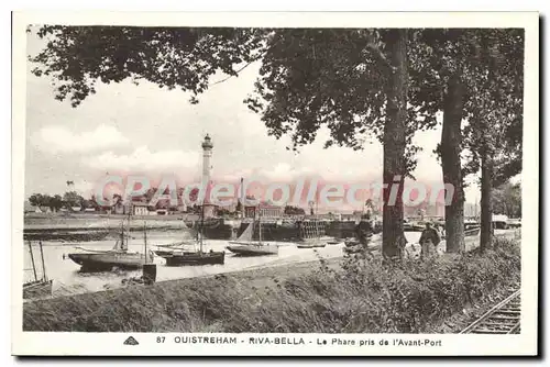 Cartes postales Ouistreham Riva Bella Le Phare pris de l'Avant Port