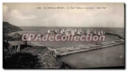 Cartes postales A D Port en Bessin La Tour Vauban et les Jetees Avant Port