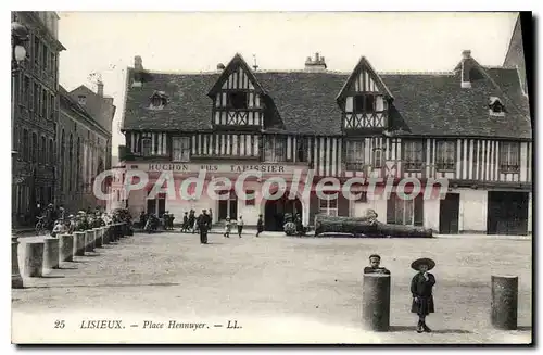 Ansichtskarte AK Lisieux place Hennuyer