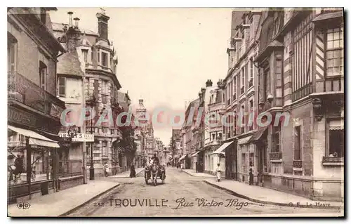 Cartes postales Trouville rue Victor Hugo