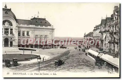 Cartes postales Trouville la place du casino