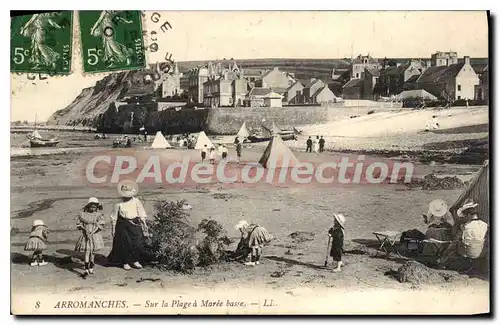 Cartes postales Arromanches sur la plage a Maree Basse