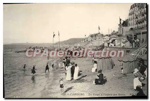 Cartes postales Carboug la plage a l'heure des Bains