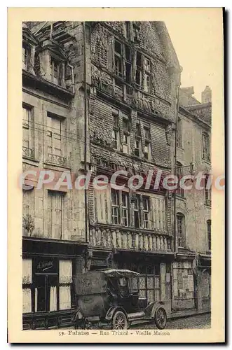 Ansichtskarte AK Falaise rue Trinite Vieille maison