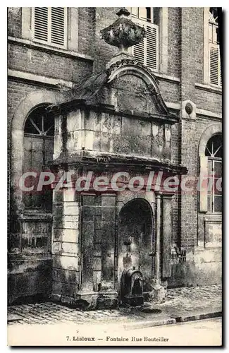 Cartes postales Lisieux fontaine Rue Bouteiller