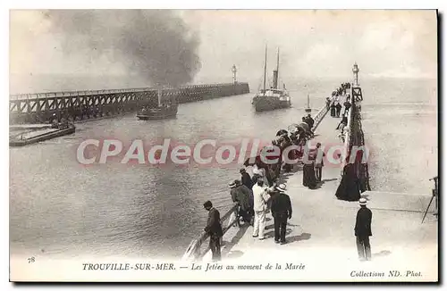 Ansichtskarte AK Trouville sur Mer les Jetee au moment de la Maree