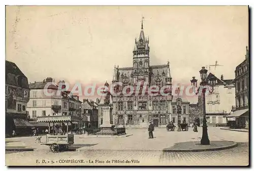 Cartes postales E D Compiegne La Place de l'Hotel de Ville