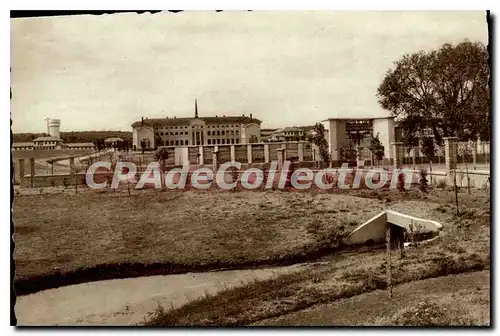 Cartes postales moderne Hopital psychiatrique de Ravenel l'entree principale et le pavillon des services administratifs