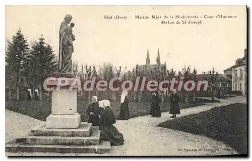 Cartes postales Sees Orne maison Mere de la Misericorde Cour d'Honneur Statue de St Joseph