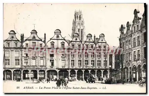 Cartes postales Arras La Petite Place et l'Eglise Saint Jean Baptiste