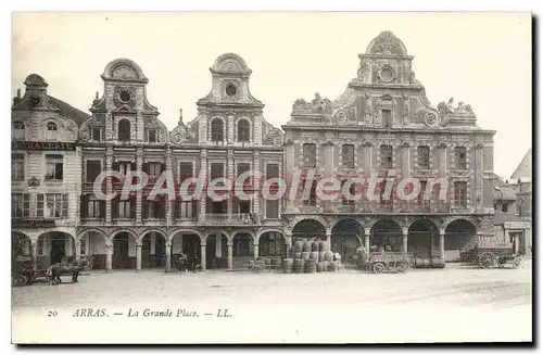 Cartes postales Arras La Grande Place