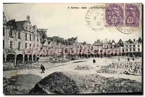 Cartes postales Arras la petite place