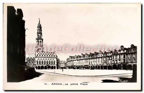 Ansichtskarte AK Arras la petite place