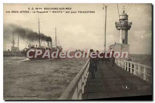 Cartes postales Boulogne sur Mer Les Deux Jetees le Paquebot Invicta part pour Folkestone