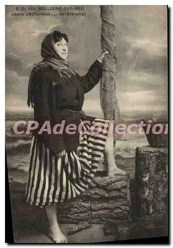 Cartes postales Boulogne sur Mer jeune Pecheresse de Crevettes