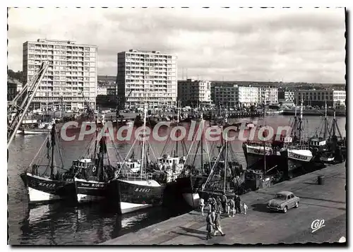 Cartes postales moderne Boulogne sur Mer vue generale du port et les Nouveaux Immeubles