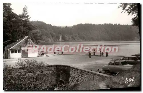 Ansichtskarte AK L'Auvergne Pittoresque et Touristique Lac Pavin la Maisonnette du Pecheur et le Lac