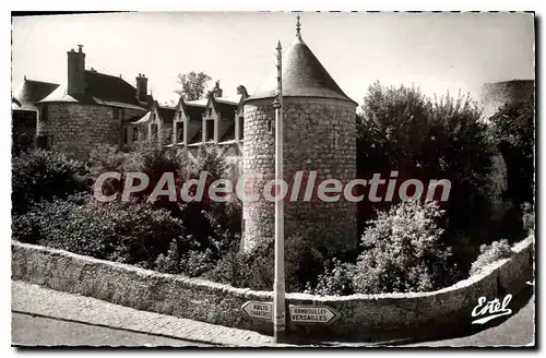 Ansichtskarte AK Dourdan S et O le chateau XIII s les Fortifications et les Douves