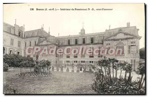 Cartes postales Bezons Interieur du Pensionnat N. D. cour d'honneur