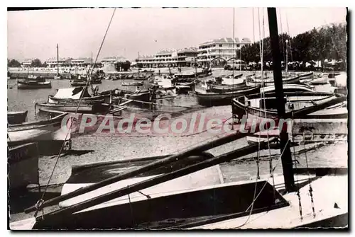 Cartes postales Saint Raphael le port