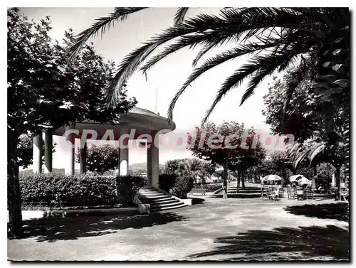 Cartes postales Core d'Azur Sainte Maxime Les jardins et le kiosque a musique