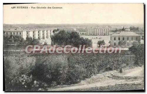 Cartes postales Hyeres Vue generale des Casernes