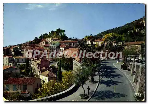 Cartes postales moderne Reflets de la Cote d'Azur Bormes les Mimosas Var Le haut du Village