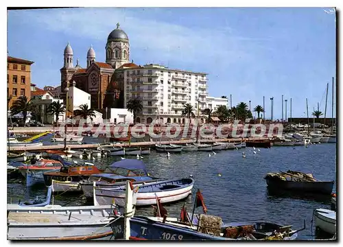 Cartes postales moderne St Raphael Un coin du Port et la Cathedrale