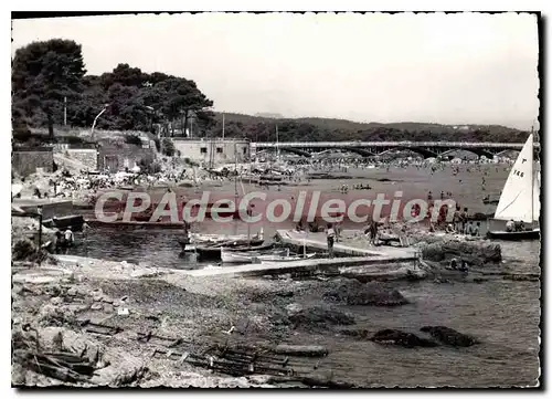 Cartes postales moderne La Cote D'Azur St Aygulf Le Port au fond la Plage