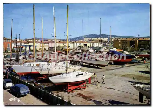 Cartes postales moderne Port Grimaud II Var Un Aspect du Chantier naval