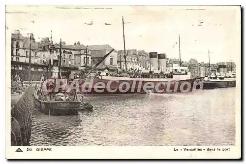 Cartes postales Dieppe Le Versailles dans le port