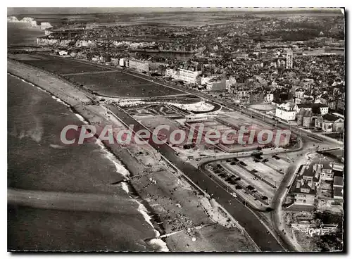 Cartes postales moderne France vue du Ciel Dieppe S Inf Le Front de Mer au fond les Falaises de Puys