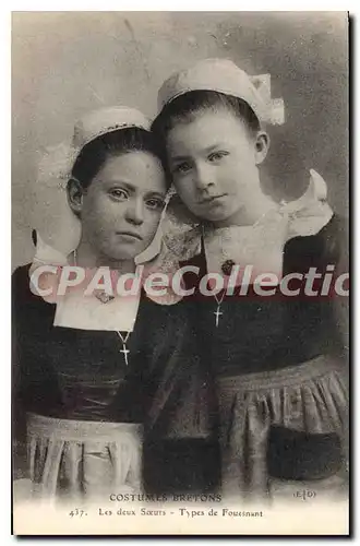 Ansichtskarte AK Costumes Bretons Les deux Soeurs Types de Fouesnant