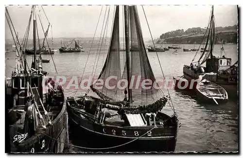 Ansichtskarte AK Douarnenez Finistere Bateaux au Mouillage au Plomarch