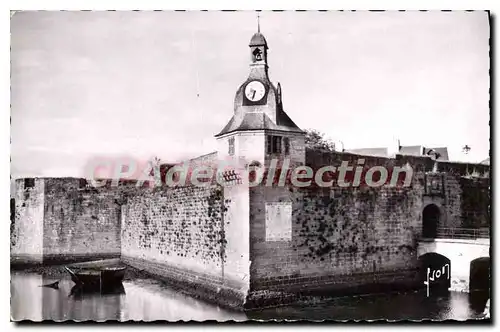 Ansichtskarte AK Concarneau Finistere La Ville close le beffroi