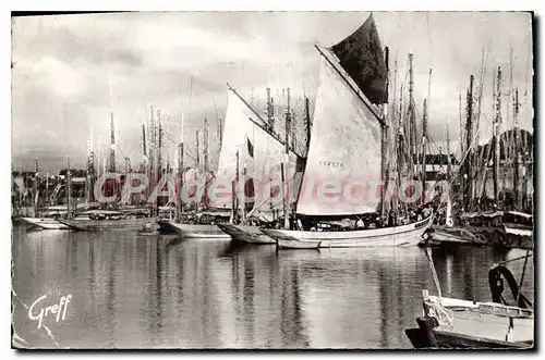 Cartes postales En Bretagne Concarneau Finistere Thoniers dans le port