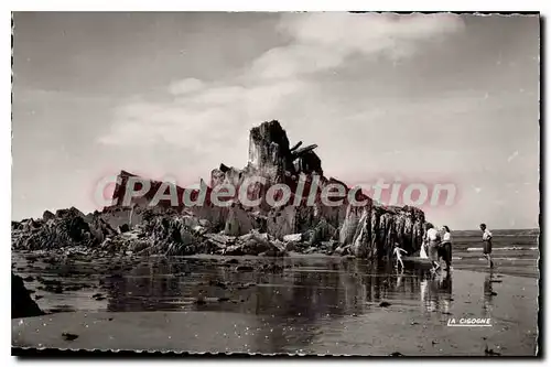 Ansichtskarte AK Locquirec Finistere la Roche tombee