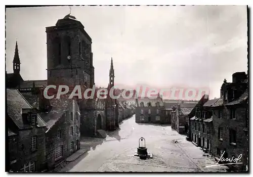 Cartes postales moderne Locronan Finistere vue generale de la place