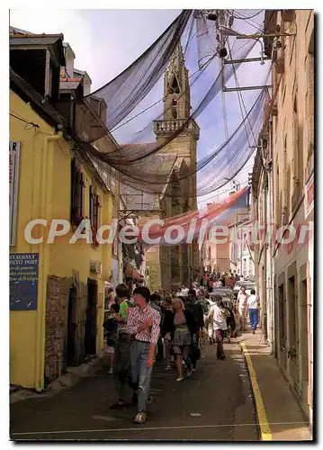 Cartes postales moderne Douarnenez Animation de rue pres de la chapelle Saint Helene Rassemblement des vieux greements