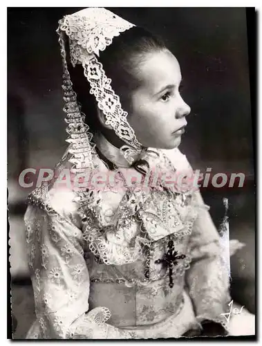Cartes postales Jeunes de Bretagne Fillette du Porzay Cornouaille costume de Borleden pays de Plomodiern Ploneve