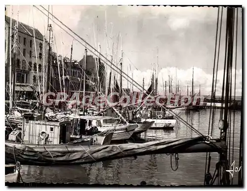 Ansichtskarte AK Bretagne Douarnenez Finistere bateaux de peche dans le port