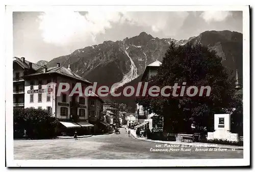Cartes postales moderne Massif du Mont Blanc Chamonix Mont Blanc Avenue de la Gare hotel des etrangers