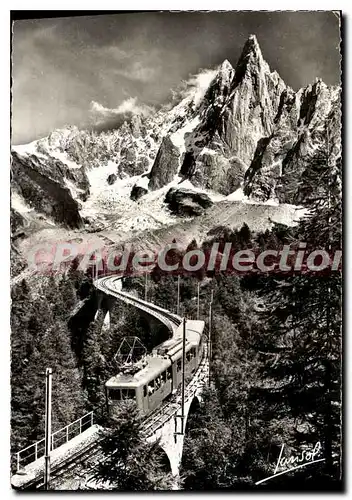 Cartes postales moderne Chamonix Hte Savoie Le Chemin de Fer du Montenvers et L'Aiguille du Dru