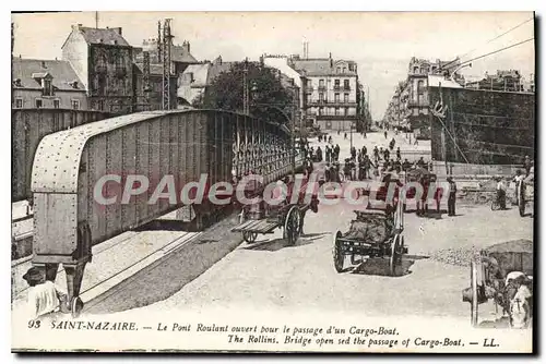 Ansichtskarte AK St Nazaire Le Pont Roulant ouvert pour le passage d'un Cargo Boat