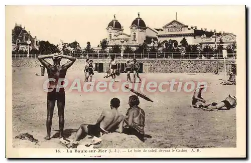 Cartes postales La Baule sur Mer L Inf Le Bain de soleil devant le Casino